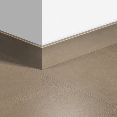 Перваз MDF Quickstep 1402 Плочка тъмна кожа 77x14мм QSPSKR01402 2.40м
