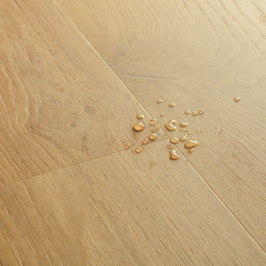 Водоустойчива настилка QuickStep №40320 Дъб Меден Крайбрежен 4мм / 33 клас 4V