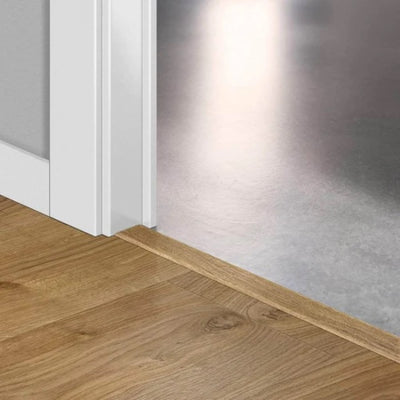Лайстна PVC Incizo 40025 Дъб Котидж натурален QSVINCP40025 2.00м