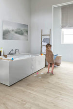 Водоустойчива настилка QuickStep №40038 Дъб Каньон бежов 4+1мм / 33 клас 4V