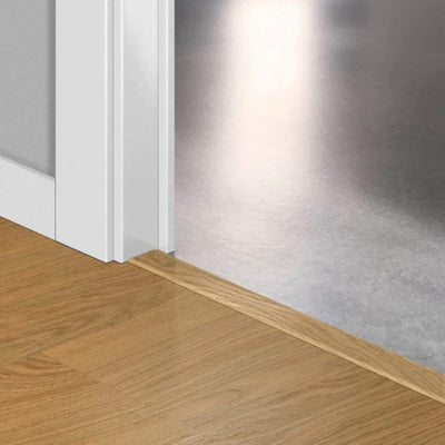 Лайстна PVC Incizo 40098 Дъб мед QSVINCP40098 2.00м