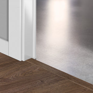 Лайстна PVC Incizo 40199 Дъб есен шоколад QSVINCP40199 2.00м