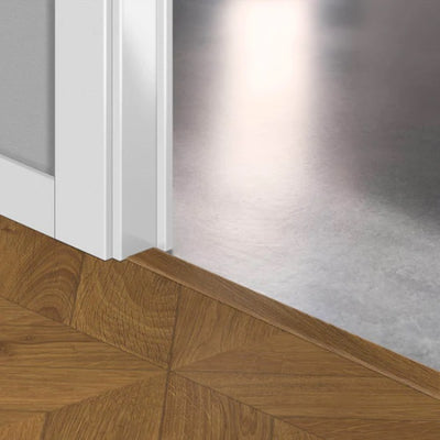 Лайстна MDF Incizo 4162 Шеврон Дъб кафяв QSINCP04162 2.15м