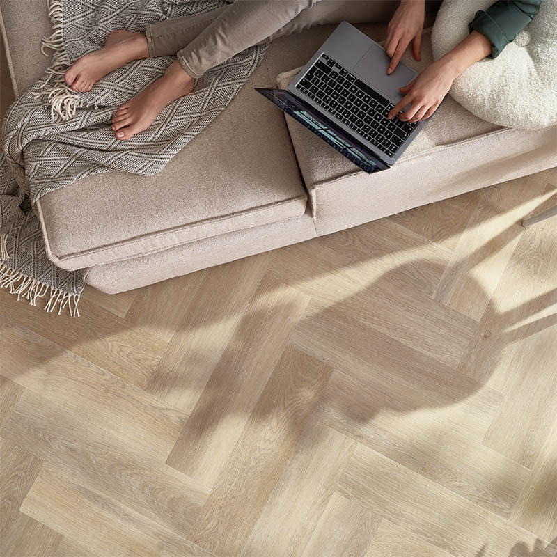 Водоустойчива настилка Amaron Herringbone №187 Дъб Диарууд 5мм / 33 клас 4V