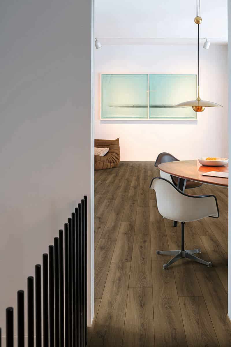 Ламиниран паркет Quickstep №CLM5789 Дъб топлокафяв 8мм / 32 клас