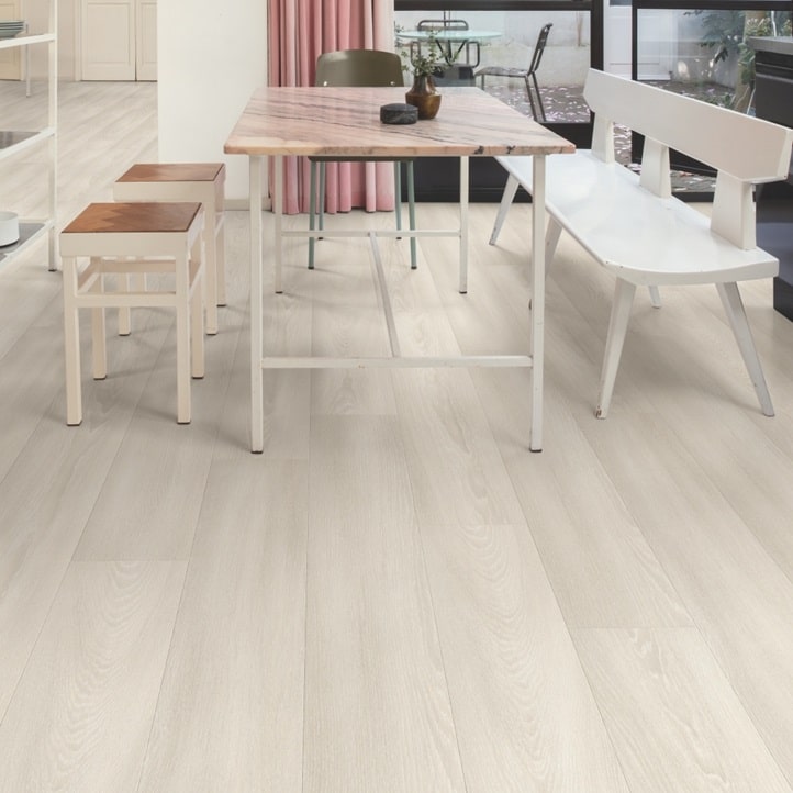 Ламиниран паркет QuickStep №SIG4757 Дъб премиум бял 9мм / 32 клас 4V