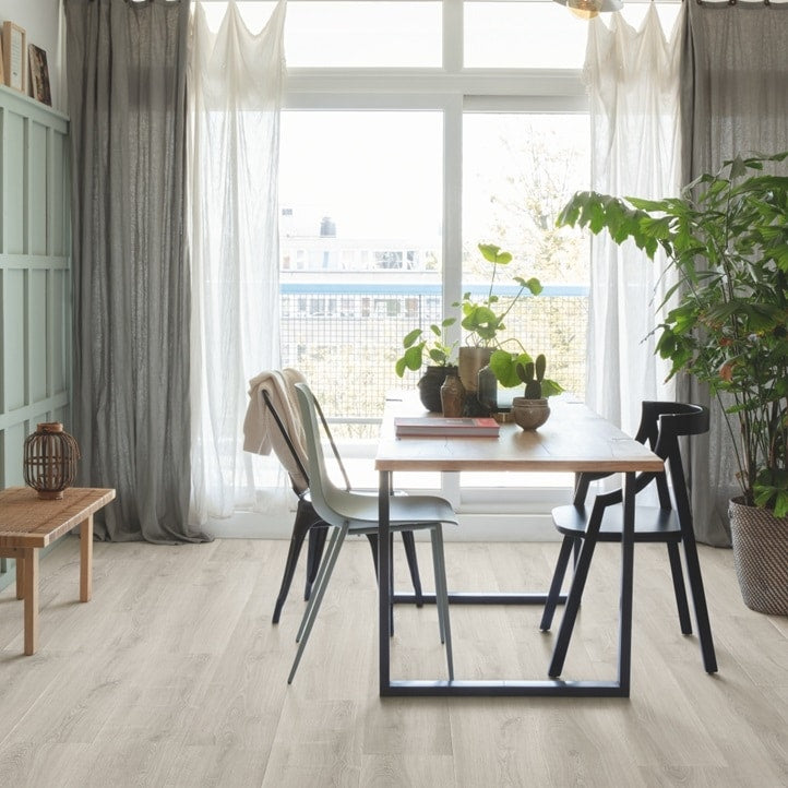 Ламиниран паркет QuickStep №SIG4765 Дъб сив изчеткан 9мм / 32 клас 4V
