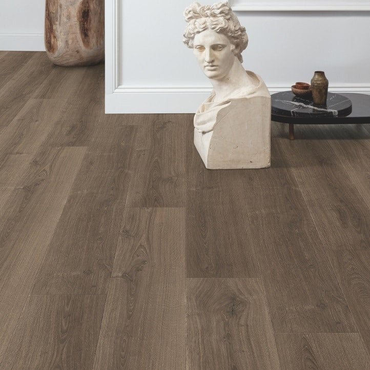 Ламиниран паркет QuickStep №SIG4766 Дъб кафяв изчеткан 9мм / 32 клас 4V