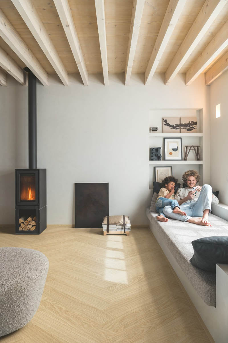 Водоустойчива настилка QuickStep №40359 Чист Дъбов Руж 5+1мм / 33 клас 4V