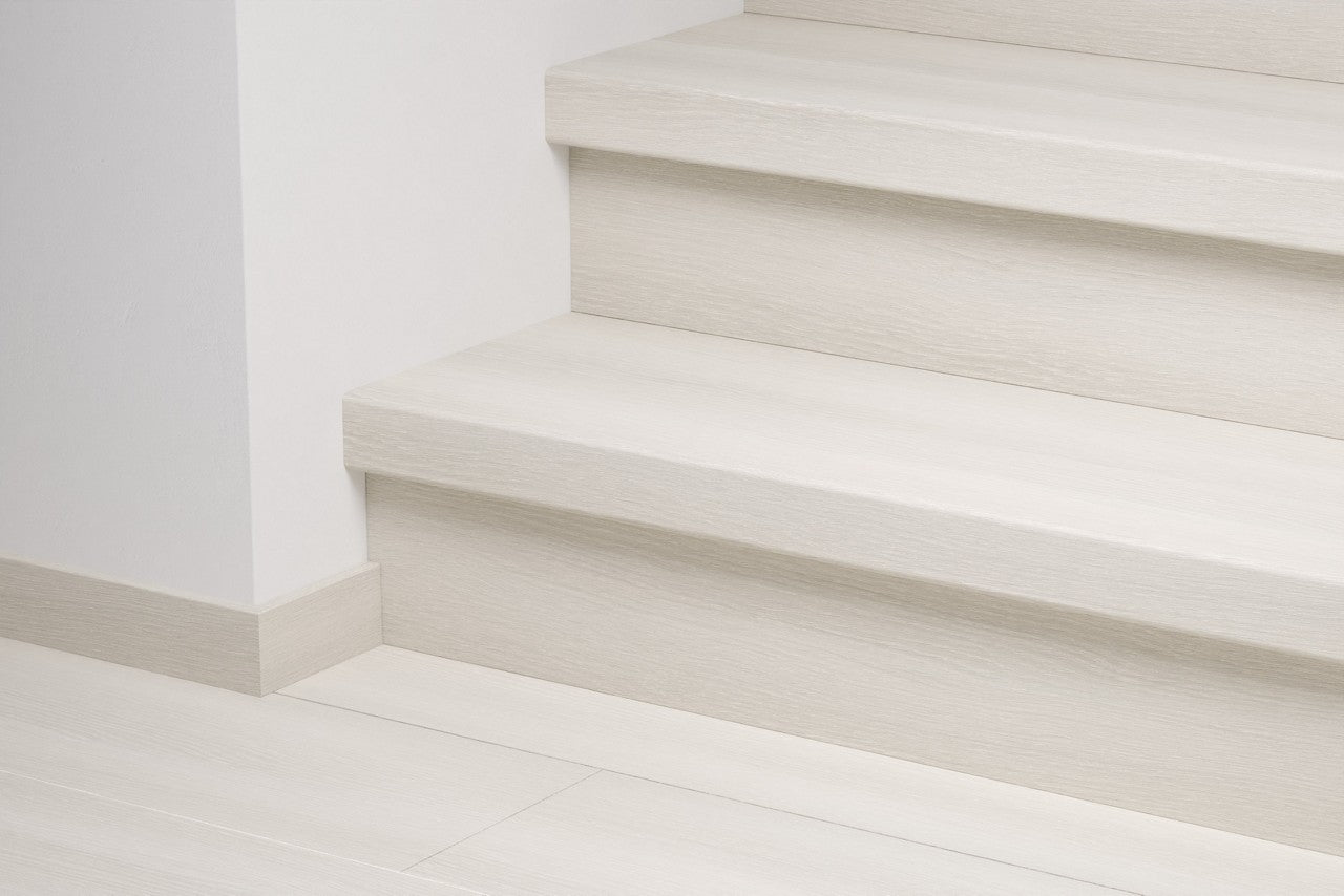 Стъпала Quickstep 4757 White premium oak QSSTRBSIG04757