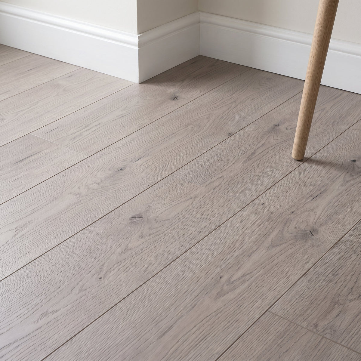 Ламиниран паркет SWISSKRONO SWISS SOLID D4661 Artisan Oak Grey 12мм / AC5 33 клас 4V