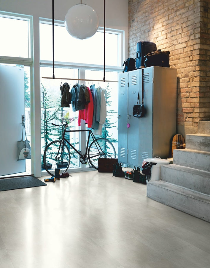 Водоустойчива настилка QuickStep №40050 Сив бетон 4,5мм / 33 клас 4V
