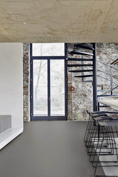 Винилова настилка Tarkett №032 Тисе Тъмно Сив 4,5мм / 34 клас