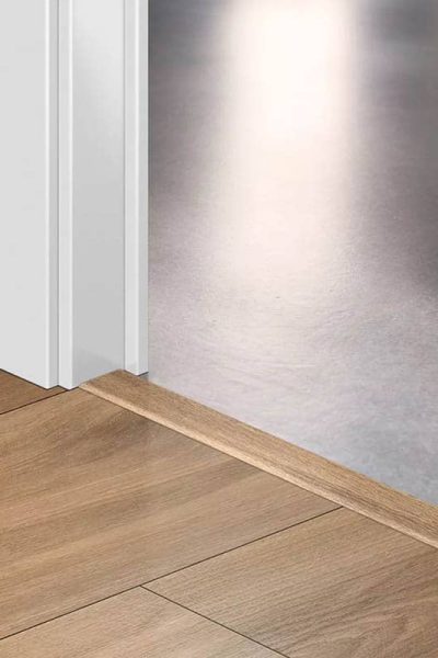 Лайстна MDF Incizo 1487 Дъб полунощ натурален QSINCP01487 2.15м