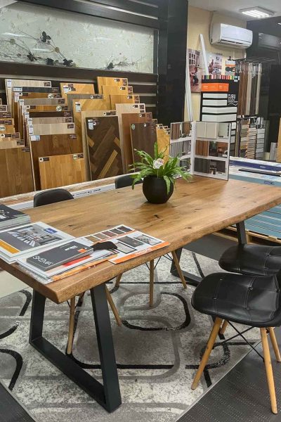 Плот за маса от масивен дъб с естествен кант