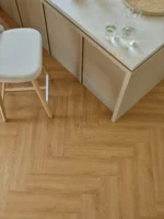 Винилова настилка Rega №7556 Дъб Юта Херингбон 5+1мм / 33 клас - Image 3