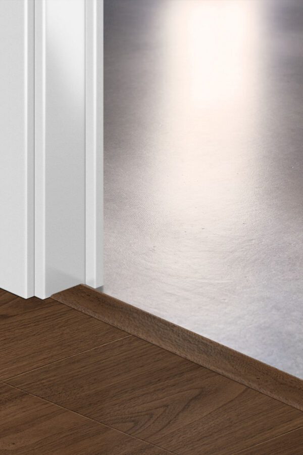 Лайстна MDF Incizo 4761 Шикозен орех QSINCP04761 2.15м