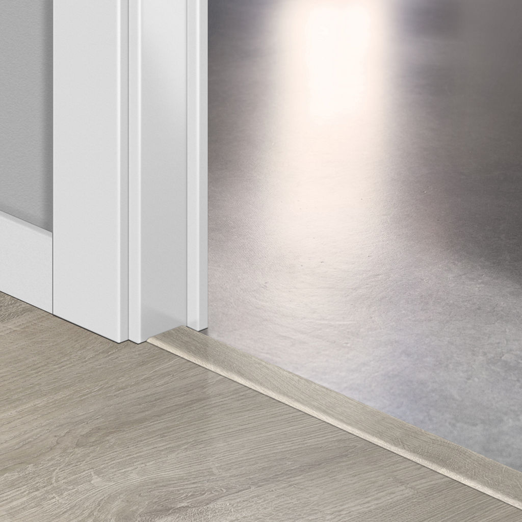 square lr (2) Лайстна MDF Incizo 3580 Дъб Нюкасъл  QSINCP03580 сив 2.15м - Image 1