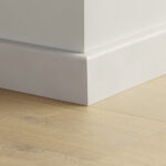Перваз водоустойчив Quickstep Бял за боядисване 129мм, 2.40м