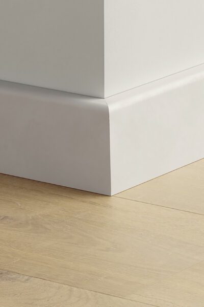 Перваз водоустойчив Quickstep Бял за боядисване 129мм, 2.40м